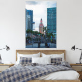 De skyline van Miami met Freedom Tower bij zonsond Canvas Afdruk (Insitu (Slaapkamer))