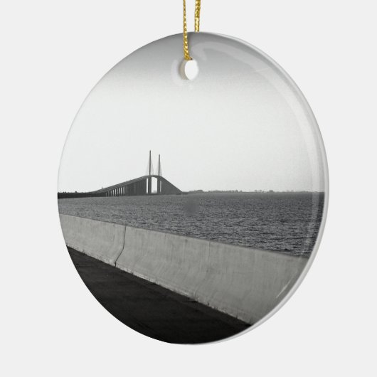 De skyway benaderen keramisch ornament (Links)