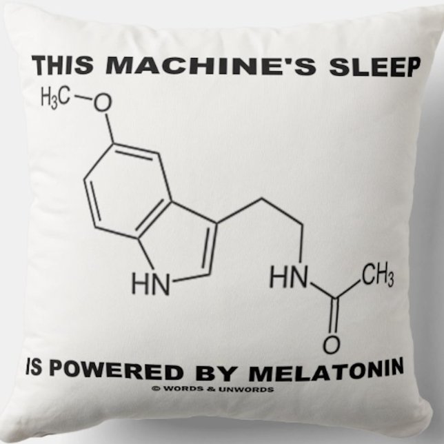 De slaapstand van deze machine wordt aangedreven d kussen (Biochemistry attitude throw pillow for anyone who takes melatonin)