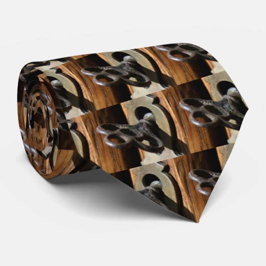 De sleutel stropdas (Opgerold)