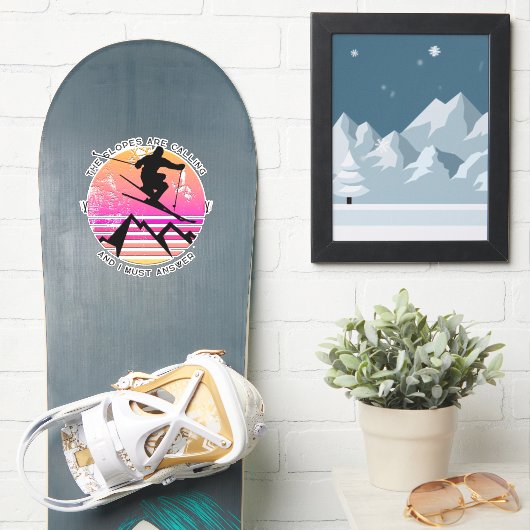 De sloppenwijken noemen de Retro Sunset Skier Sticker (Snowboard)