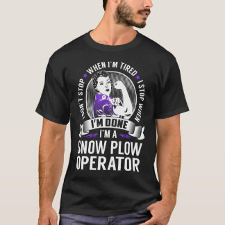 De sneeuwploeg van de Exploitant houdt op wanneer  T-shirt