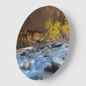 De sneeuwval van de Maagdenrivier in het najaar Grote Klok (Hoek)