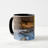 De sneeuwval van de Maagdenrivier in het najaar Mok (Voorkant links)