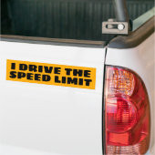 DE SNELHEIDSGRENS BEDIENEN BUMPERSTICKER (Op Truck)