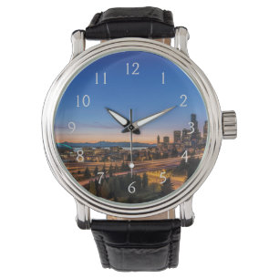 De snelweg I-5 in het centrum van Seattle bij sche Horloge