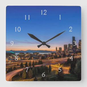 De snelweg I-5 in het centrum van Seattle bij sche Vierkante Klok