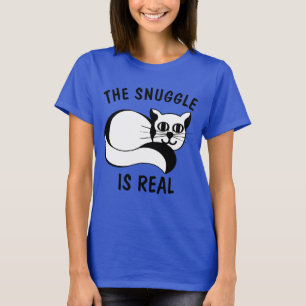 DE SNUGGLE IS ECHT, CAT t-shirts & Sweatshirts