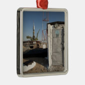De Sojoez raket kort na aankomst 2 Metalen Ornament (Rechts)