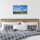 de solitaire middeleeuwse klokkentoren  OMWIKKELDE Canvas Afdruk (Insitu (Slaapkamer))