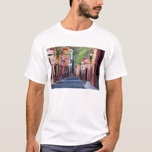 De Sollano Street, San Miguel De Allende T-shirt (Voorkant)
