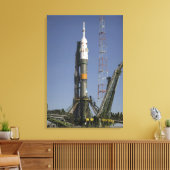 De Soyuz-raket wordt in positie 2 geplaatst Canvas Afdruk (Insitu (Woonkamer))