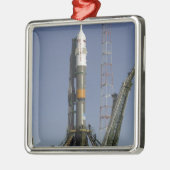 De Soyuz-raket wordt in positie 2 geplaatst Metalen Ornament (Links)