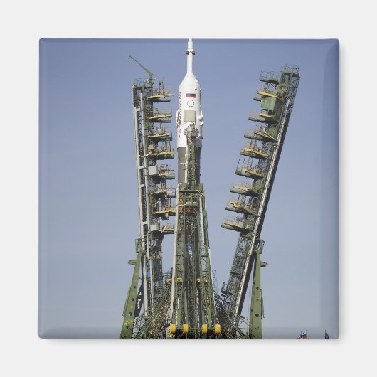 De Soyuz-raket wordt in positie 4 geplaatst Magneet (Voorkant)
