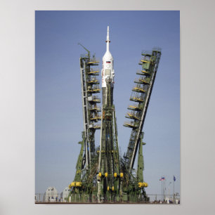 De Soyuz-raket wordt in positie 4 geplaatst Poster