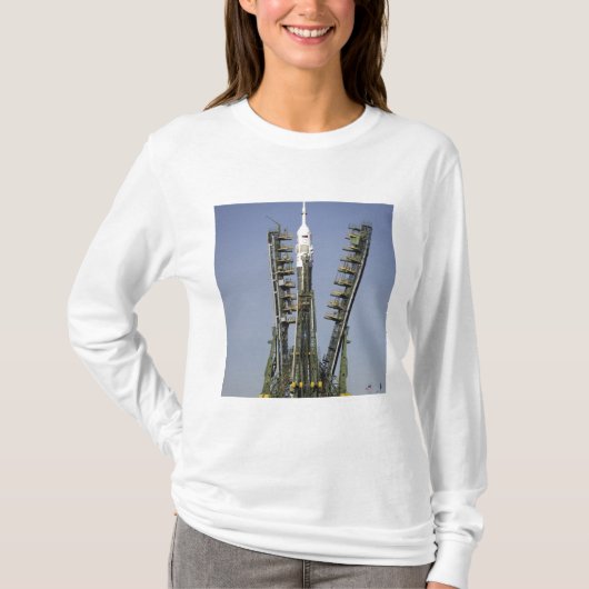 De Soyuz-raket wordt in positie 4 geplaatst T-shirt (Voorkant)