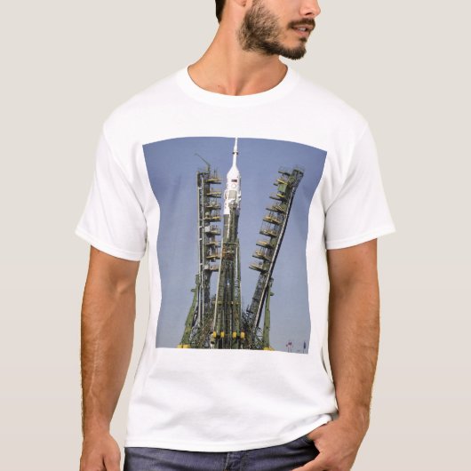 De Soyuz-raket wordt in positie 4 geplaatst T-shirt (Voorkant)