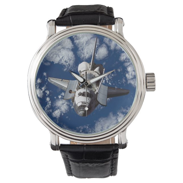 De Space Shuttle boven de aarde Horloge (Voorkant)