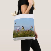 De speelse Fubby's die voetbal spelen. Tote-Bag Tote Bag (Dichtbij)