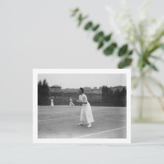 De Speler van de Tennis van de vrouw die klaar Fot Briefkaart (Staand voorkant)