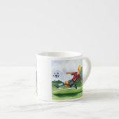 De Speler van de Voetbal die een bal door Jay Thro Espresso Kop (Voorkant rechts)