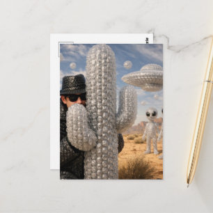 De spion in de woestijn met de buitenaardse wezens briefkaart
