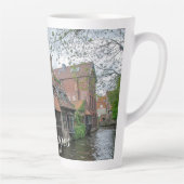 De stad Brugge in België Latte Mok (Rechts)