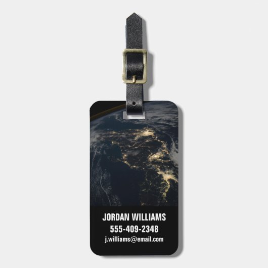 De stad licht 's nachts in Japan. Bagagelabel (Voorkant verticaal)