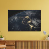 De stad licht 's nachts in Japan. Canvas Afdruk (Insitu (Woonkamer))