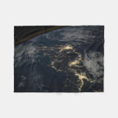 De stad licht 's nachts in Japan. Fleece Deken (Voorkant (Horizontaal))