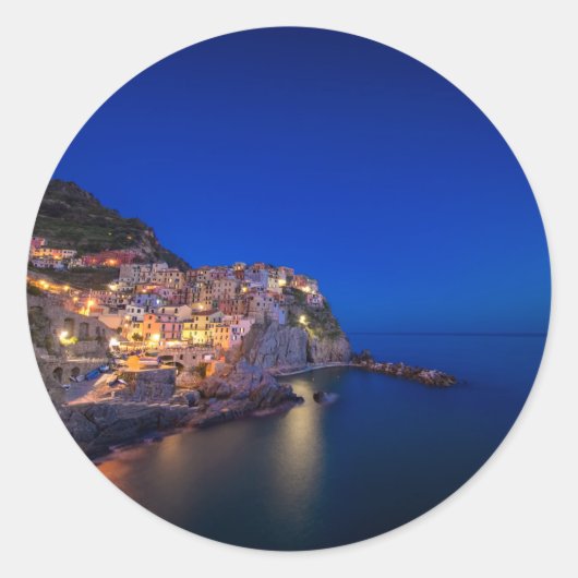 De stad Manarola in de Cinque Terre in de avond Ronde Sticker (Voorkant)