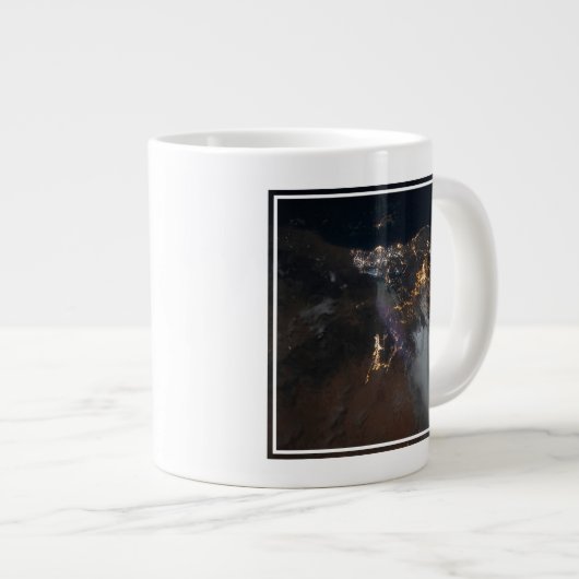 De stadslichten van Jazan en zijn buitenwijken Grote Koffiekop (Voorkant rechts)