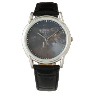 De stadslichten van Jazan en zijn buitenwijken Horloge