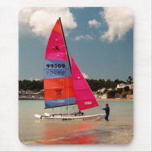 De stationaire Muismat van de Hobie-boot vasthoude