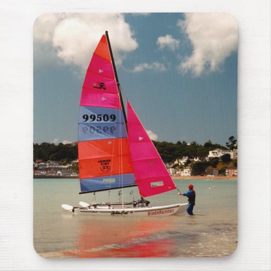 De stationaire Muismat van de Hobie-boot vasthoude (Voorkant)
