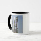 De steigers van de lancering worden opgeheven mok (Voorkant links)