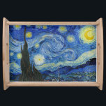 De Sterrennacht, 1889, van Vincent van Gogh Dienblad<br><div class="desc">De Sterrennacht,  1889 van Vincent van Gogh. Het schildert het uitzicht af uit het oostelijke raam van zijn asielkamer op Saint-Rémy-de-Provence,  vlak voor zonsopgang,  met toevoeging van een denkbeeldig dorp.</div>