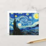 De Sterrennacht van Vincent Van Gogh Briefkaart<br><div class="desc">Het schilderij wordt gedomineerd door een door de maan en sterren gevulde nachthemel. Het neemt driekwart van het afbeelding vliegtuig op en lijkt turbulent, zelfs geagiteerd, met intens zwenkende patronen die over zijn oppervlak lijken te rollen als golven. Het wordt gepokkeld met heldere orbs-met inbegrip van de halve maan uiterst...</div>