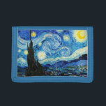 De Sterrennacht van Vincent Van Gogh Drievoud Portemonnee<br><div class="desc">Het schilderij wordt gedomineerd door een door de maan en sterren gevulde nachthemel. Het neemt driekwart van het afbeelding vliegtuig op en lijkt turbulent, zelfs geagiteerd, met intens zwenkende patronen die over zijn oppervlak lijken te rollen als golven. Het wordt gepokkeld met heldere orbs-met inbegrip van de halve maan uiterst...</div>