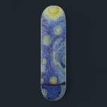 De Sterrennacht (Vincent van Gogh) (bekende kunst) Persoonlijk Skateboard<br><div class="desc">In dit ontwerp staat een beroemd schilderij van de Nederlandse Post-Impressionistische schilder Vincent van Gogh (1853-1890). Het schildert het uitzicht af uit het oostelijke raam van zijn asielkamer op Saint-Rémy-de-Provence, vlak voor zonsopgang; Van Gogh voegde ook een denkbeeldig dorp toe aan de scène. "De Sterrennacht" is een van de meest...</div>