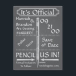 De  stijl van het Chalkboard sparen de Datum/nodig Aankondigingskaart<br><div class="desc">Veel plezier met dit en krijtbordgeïnspireerde grafische ontwerp. Aanbevolen is een stijl banner en een stijlpotlood. De gasten zullen onder de indruk zijn van uw verzoek om uw datum op hun kalender te houden! De achtergrondkleur kan worden veranderd om uw eigen kleurenschema te passen. Tekstlettergrootte, -stijl en -kleur kunnen ook...</div>