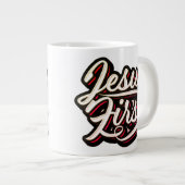 De stijl van Jesus First 70 Grote Koffiekop (Voorkant rechts)