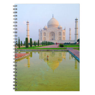 De stille vredige Wereldberoemde Taj Mahal bij Notitieboek