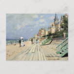 De stoep in Trouville door Claude Monet Briefkaart<br><div class="desc">De Boardwalk in Trouville (1870) door Claude Monet is een impressionistisch kunstschilderij met een strand in een reservaat in Normandië, Frankrijk op een mooie zonnige dag. Over de kunstenaar: Claude Monet (1840-1926) was een oprichter van de Franse impressionistische schilderbeweging, waarbij de meeste schilderijen "en plein air" (in de open lucht)...</div>