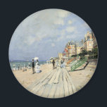 De stoep in Trouville door Claude Monet Magneet<br><div class="desc">De Boardwalk in Trouville (1870) door Claude Monet is een impressionistisch kunstschilderij met een strand in een reservaat in Normandië, Frankrijk op een mooie zonnige dag. Over de kunstenaar: Claude Monet (1840-1926) was een oprichter van de Franse impressionistische schilderbeweging, waarbij de meeste schilderijen "en plein air" (in de open lucht)...</div>