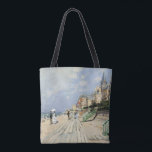 De stoep in Trouville door Claude Monet Tote Bag<br><div class="desc">De Boardwalk in Trouville (1870) door Claude Monet is een impressionistisch kunstschilderij met een strand in een reservaat in Normandië, Frankrijk op een mooie zonnige dag. Over de kunstenaar: Claude Monet (1840-1926) was een oprichter van de Franse impressionistische schilderbeweging, waarbij de meeste schilderijen "en plein air" (in de open lucht)...</div>