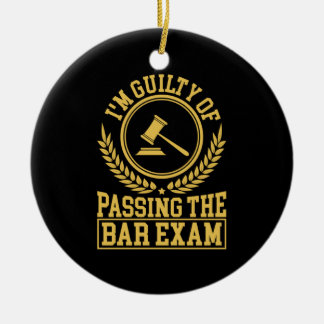 De student is onschuldig om het barexamen over te  keramisch ornament