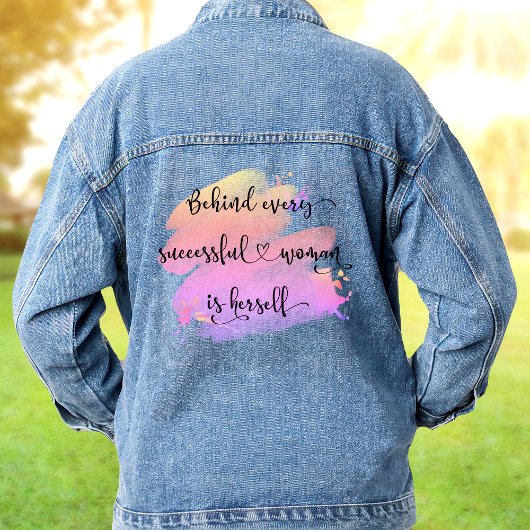 De succesvolle Roze Waterverf van het Manuscript v Denim Jacket