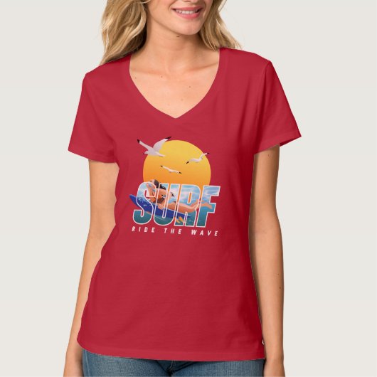 De Surfer rijdt op de Golf | Vrouwen V-Hals T-shirt (Voorkant)