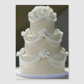 De taart van de bruiloft bewaart de datum magnetische uitnodiging (Voorkant)